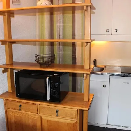 Apartment Roche Blanche - Pour 2 Personnes Avec Balcon Expose Sud Ouest En Centre Station Mae-7811
